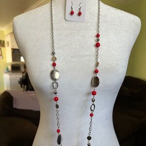 Set of Earrings and Necklace Silver Tone